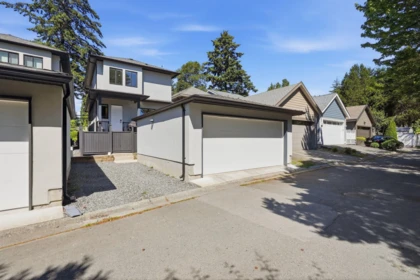 Garden / Landscaping Photo of 1746 140 Street, Surrey, BC