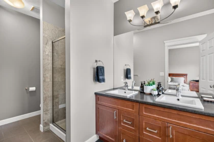 Primary Bathroom Photo of 22728 127 Avenue, Maple Ridge, BC