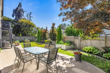 Staircase Photo of 22728 127 Avenue, Maple Ridge, BC