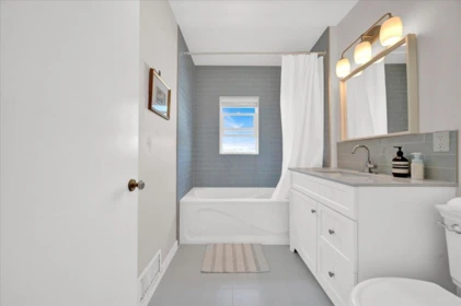 Guest Bathroom Photo of 4841 Highlawn Drive, Burnaby, BC