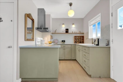 Kitchen Island Photo of 4841 Highlawn Drive, Burnaby, BC
