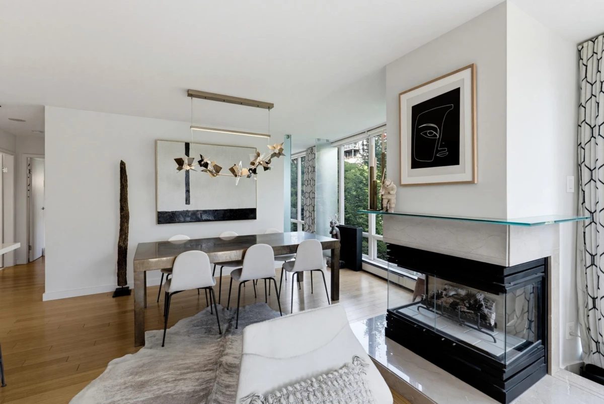Dining Area Photo of 5A 139 Drake Street, Vancouver, BC