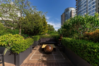 Entry Foyer Photo of 5A 139 Drake Street, Vancouver, BC