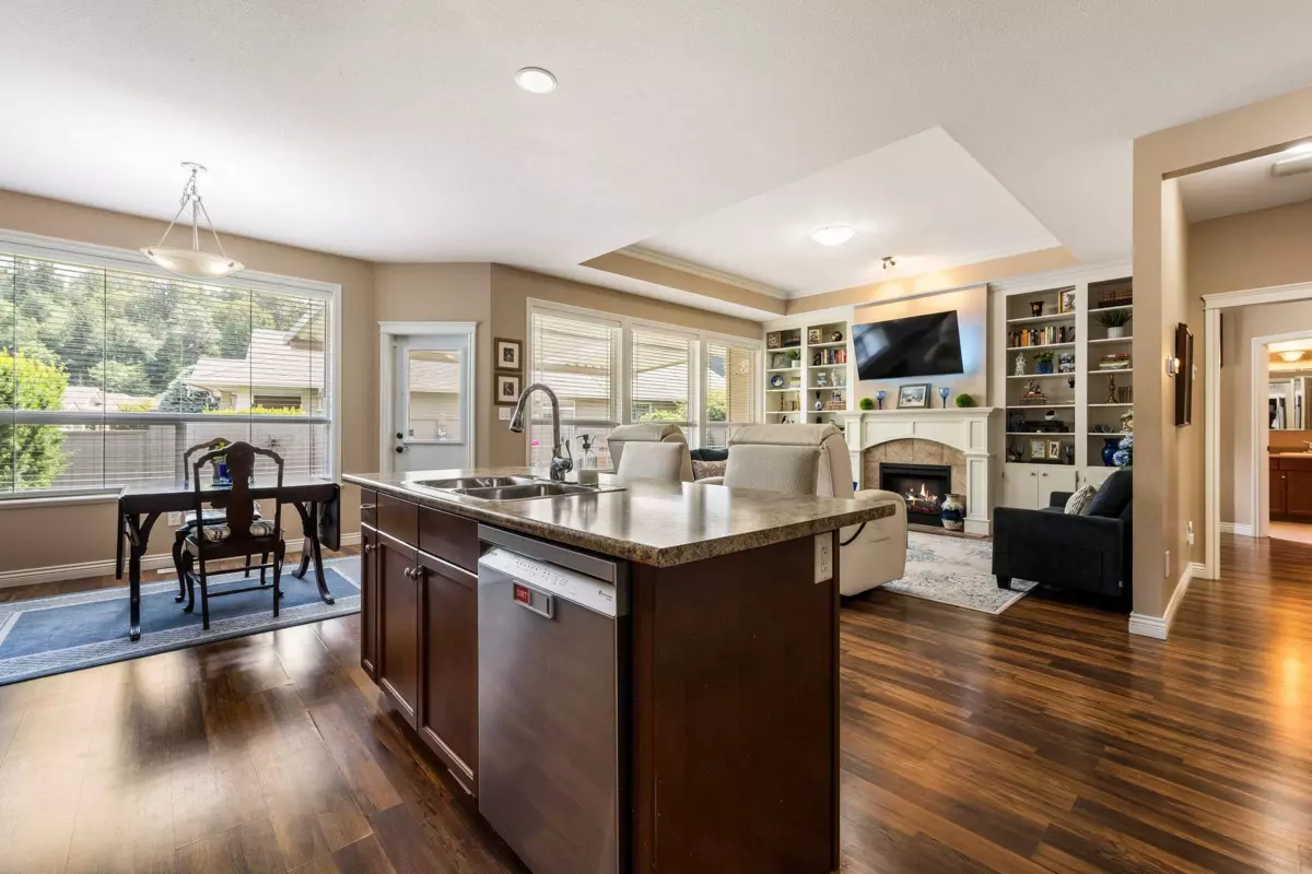 Living Room Photo of 46568 Stoney Creek Drive, Chilliwack, BC