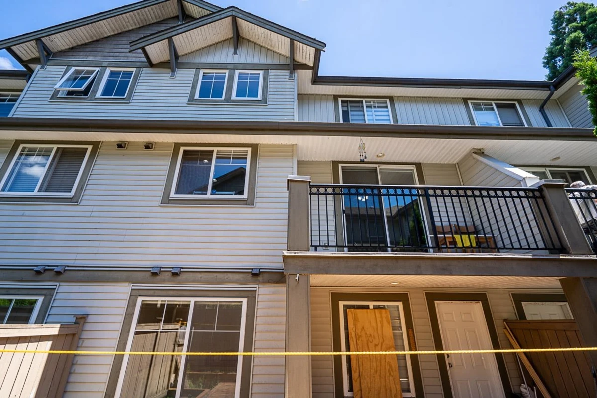 Living Room Photo of 7 14453 72 Avenue, Surrey, BC