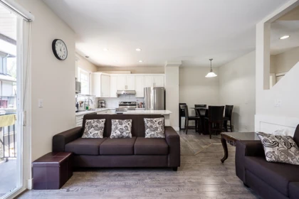 Entry Foyer Photo of 7 14453 72 Avenue, Surrey, BC