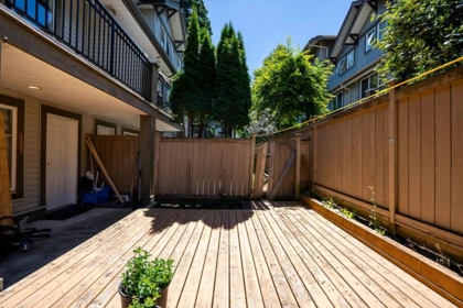 Kitchen Photo of 7 14453 72 Avenue, Surrey, BC