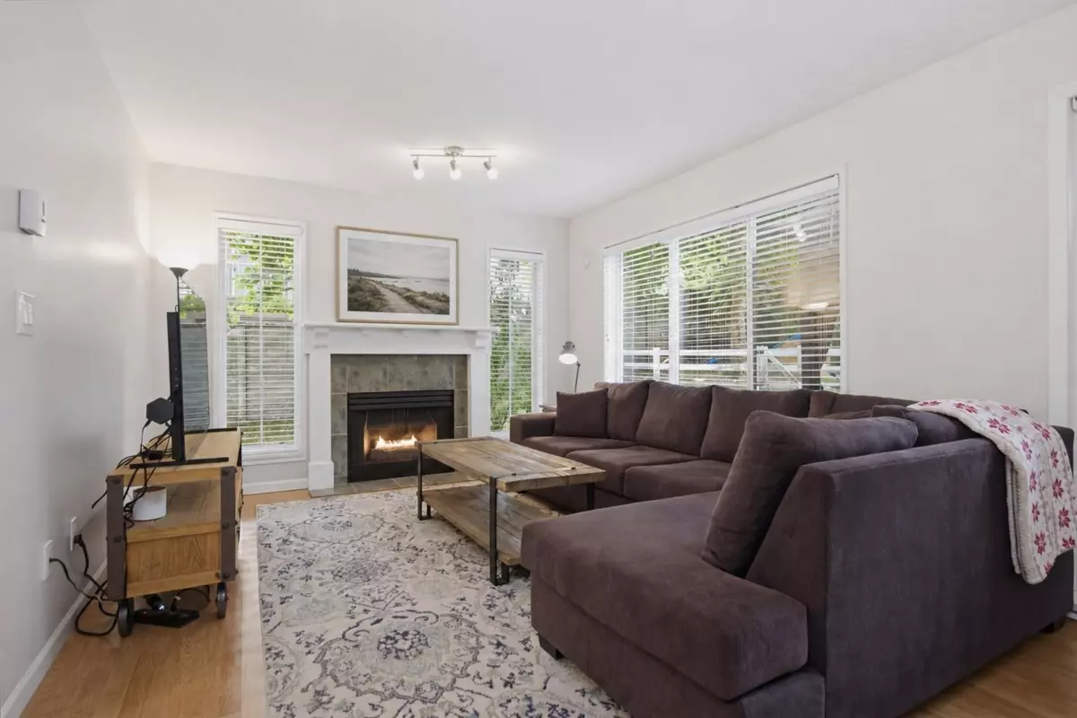 Dining Area Photo of 35 8930 Walnut Grove Drive, Langley, BC