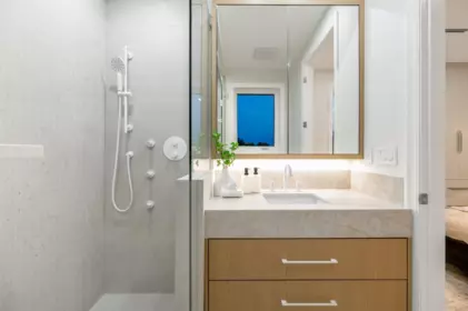 Hallway Photo of 2078 W 57th Avenue, Vancouver, BC