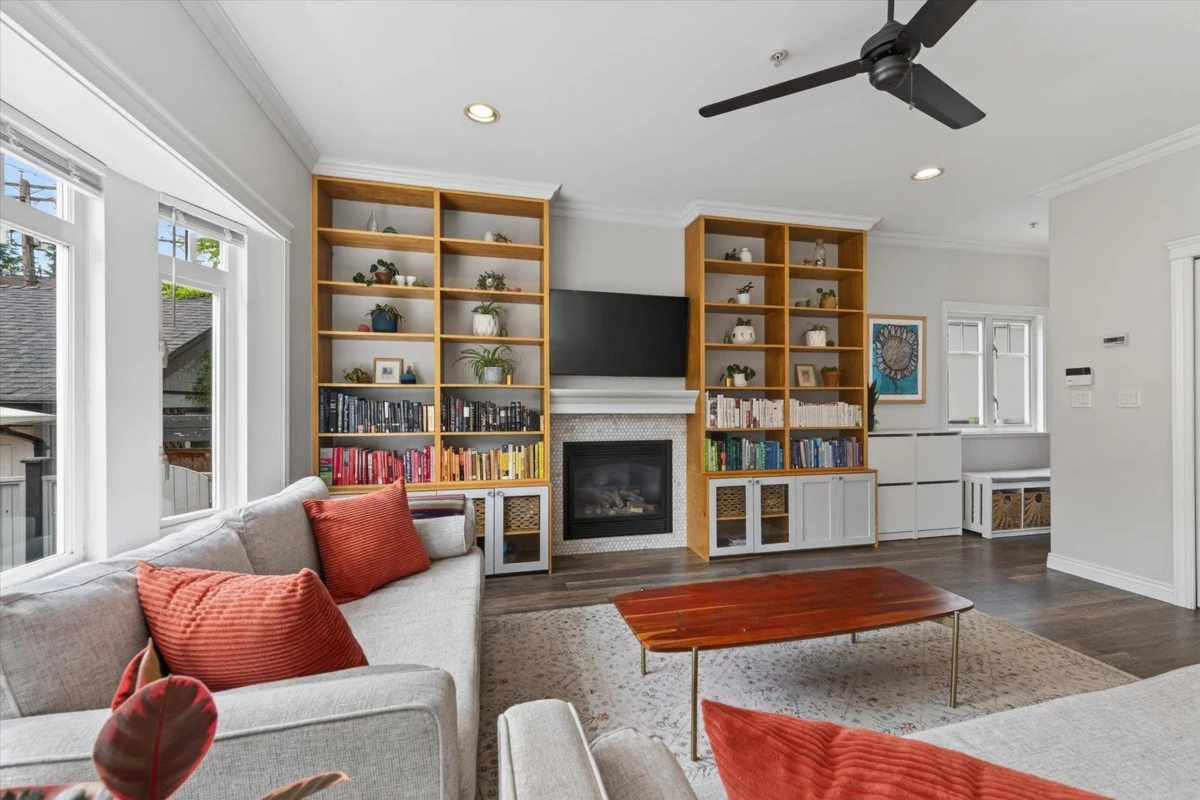 Family Room Photo of 1528 E Pender Street, Vancouver, BC