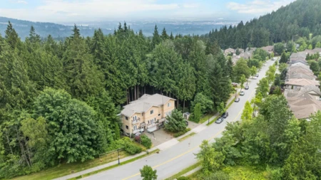 Community Amenities Photo (Clubhouse) of 2253 Parkway Boulevard, Coquitlam, BC