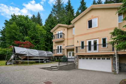 2253 Parkway Boulevard, Coquitlam, BC, Coquitlam — Half Duplex for sale