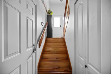 Hallway Photo of 2253 Parkway Boulevard, Coquitlam, BC