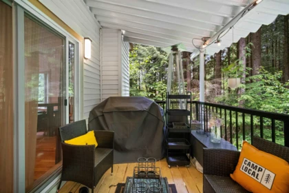 Hot Tub / Spa Photo of 2253 Parkway Boulevard, Coquitlam, BC