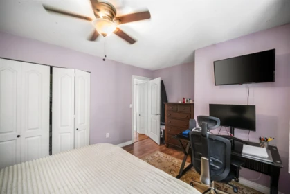 Laundry Room Photo of 2253 Parkway Boulevard, Coquitlam, BC