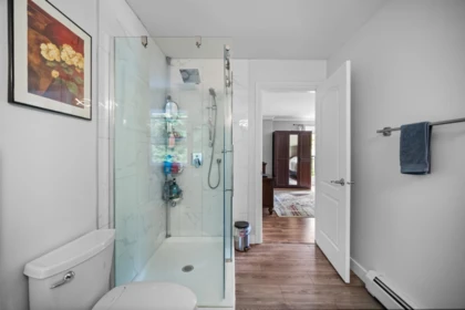 Powder Room Photo of 2253 Parkway Boulevard, Coquitlam, BC
