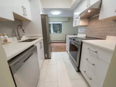 106 1360 Martin Street, White Rock, BC, White Rock — Apartment/Condo for sale