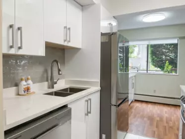 106 1360 Martin Street, White Rock, BC, White Rock — Apartment/Condo for sale