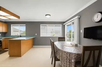 Primary Bathroom Photo of 126 3080 Townline Road, Abbotsford, BC