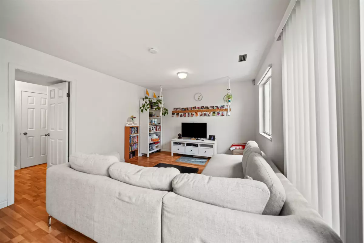 Dining Area Photo of 1303 Nestor Street, Coquitlam, BC