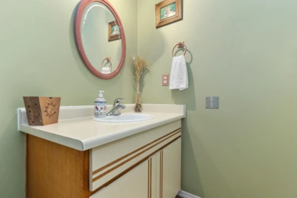 Guest Bathroom Photo of 34654 Dunsmuir Court, Abbotsford, BC