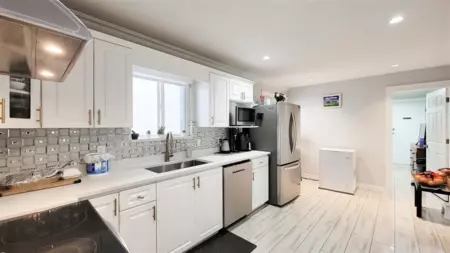 Kitchen Island Photo of 7480 Main Street, Vancouver, BC