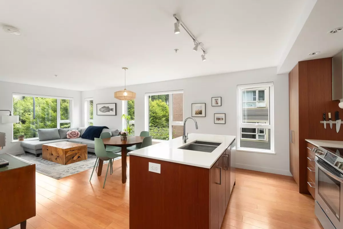 Dining Area Photo of 316 221 E 3rd Street, North Vancouver, BC
