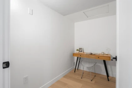Primary Bedroom Photo of 1010 W 52nd Avenue, Vancouver, BC