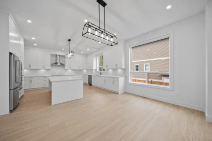 Kitchen Island Photo of 11007 244 Street, Maple Ridge, BC