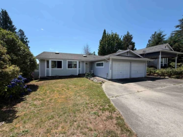 5466 Carnaby Place, Sechelt, BC, Sechelt — Single Family Residence for sale