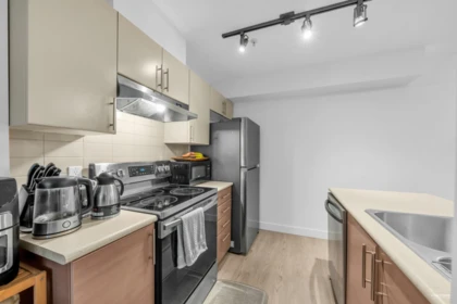 103 5692 Kings Road, Vancouver, BC, Vancouver — Apartment/Condo for sale