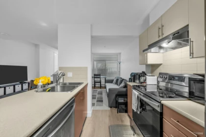 103 5692 Kings Road, Vancouver, BC, Vancouver — Apartment/Condo for sale