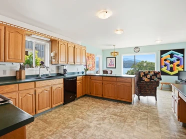 603 Marine Drive, Gibsons, BC, Gibsons — Single Family Residence for sale