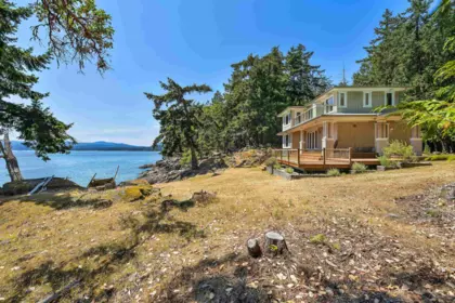 Hot Tub / Spa Photo of 647 Dinner Bay Road, Mayne Island, BC