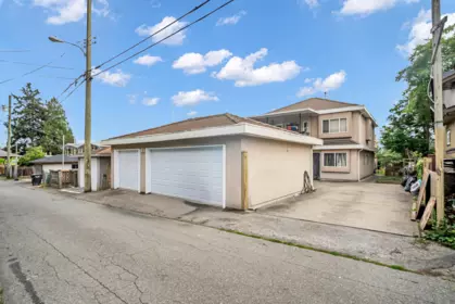 Hot Tub / Spa Photo of 331 E 61st Avenue, Vancouver, BC