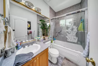 Powder Room Photo of 331 E 61st Avenue, Vancouver, BC