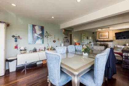 Breakfast Nook Photo of 1737 Larson Road, North Vancouver, BC