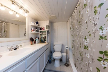Powder Room Photo of 1737 Larson Road, North Vancouver, BC