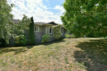 Basement Recreation Room Photo of 6317 Samron Road, Sechelt, BC