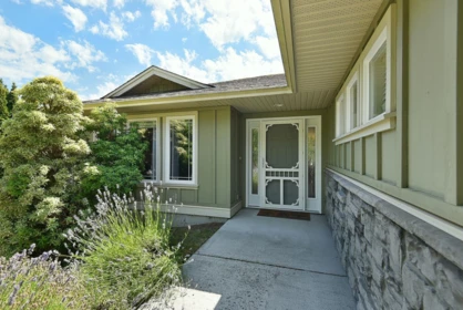 6317 Samron Road, Sechelt, BC, Sechelt — Single Family Residence for sale