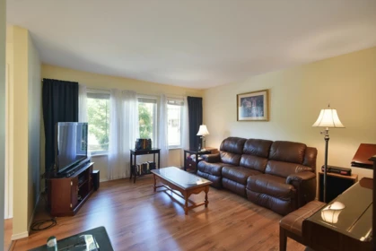 6317 Samron Road, Sechelt, BC, Sechelt — Single Family Residence for sale