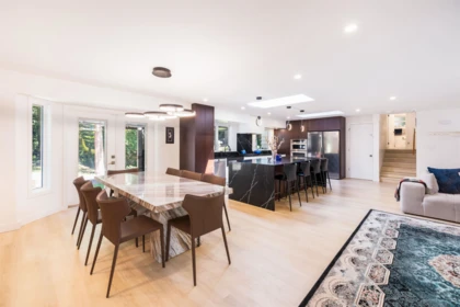 Kitchen Island Photo of 3965 Viewridge Place, West Vancouver, BC