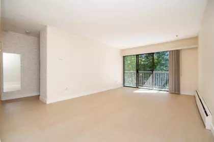 208 15020 North Bluff Road, White Rock, BC, White Rock — Apartment/Condo for sale