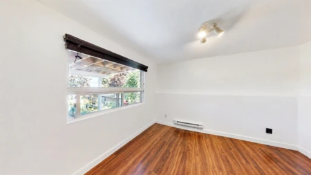 Hallway Photo of 823 Burnaby Street, New Westminster, BC