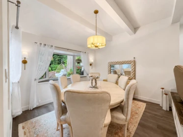 Kitchen Island Photo of 1741 Rufus Drive, North Vancouver, BC