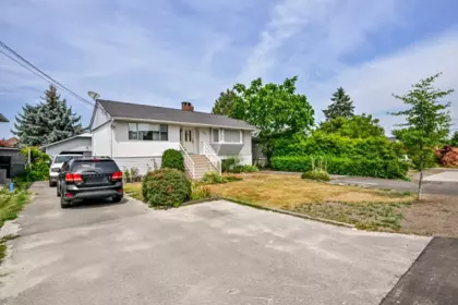 Living Room Photo of 14677 111 Avenue, Surrey, BC