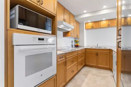 Pantry Photo of 502 2135 Argyle Avenue, West Vancouver, BC