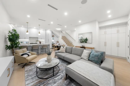 Family Room Photo of 1 1582 E 2nd Avenue, Vancouver, BC