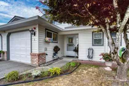 Family Room Photo of 5 32165 7 Avenue, Mission, BC