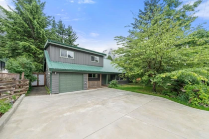 38260 Westway Avenue, Squamish, BC, Squamish — Single Family Residence for sale